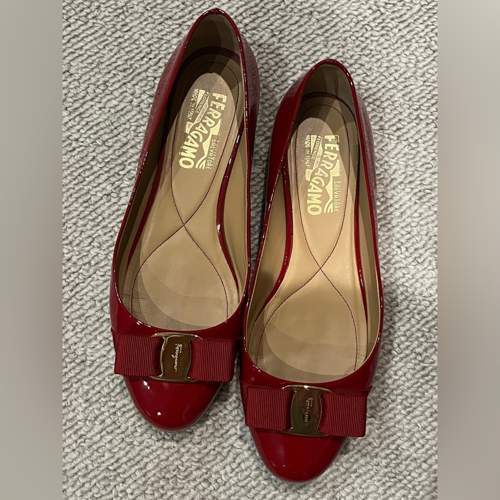 Salvatore Ferragamo Varina Ruby Red Patent Shoes Bow Leather Flat Ballet Vara